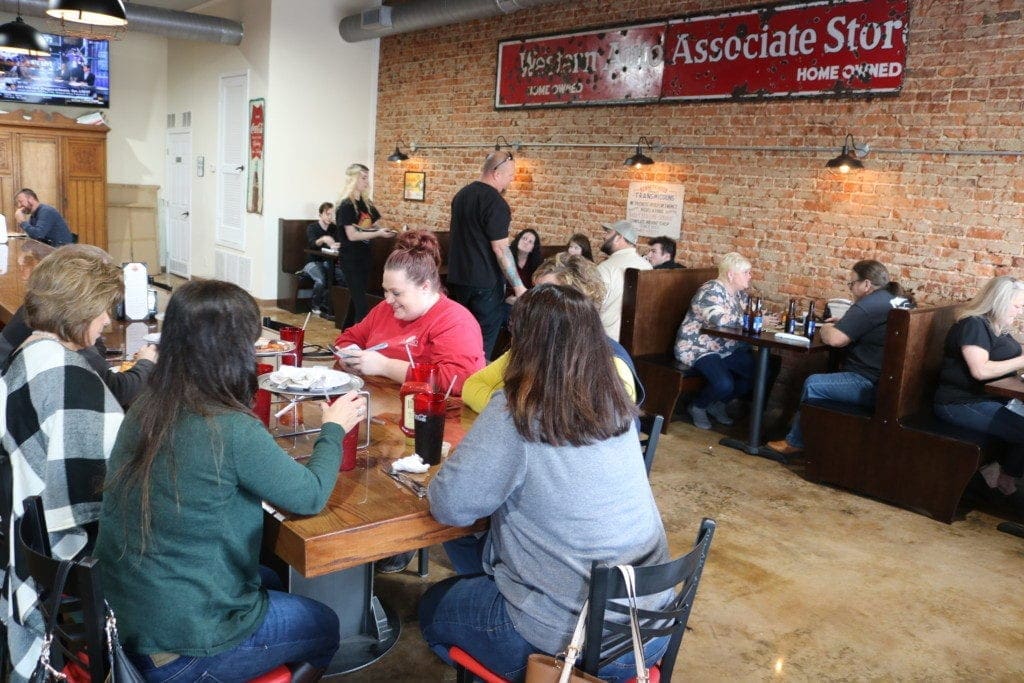 Seating area at Isabella's (photo by Larry Felton Johnson)
